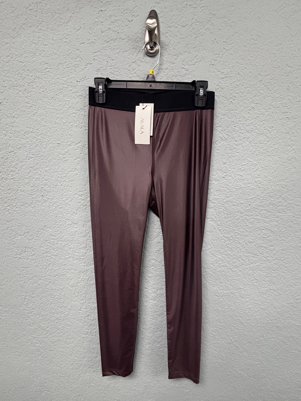 NWT 
Alala W’s Medium Liquid Metal Leggings w/Elastic Wstbnd in Oxblood Maroon